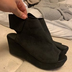 Pierre Dumas wedges